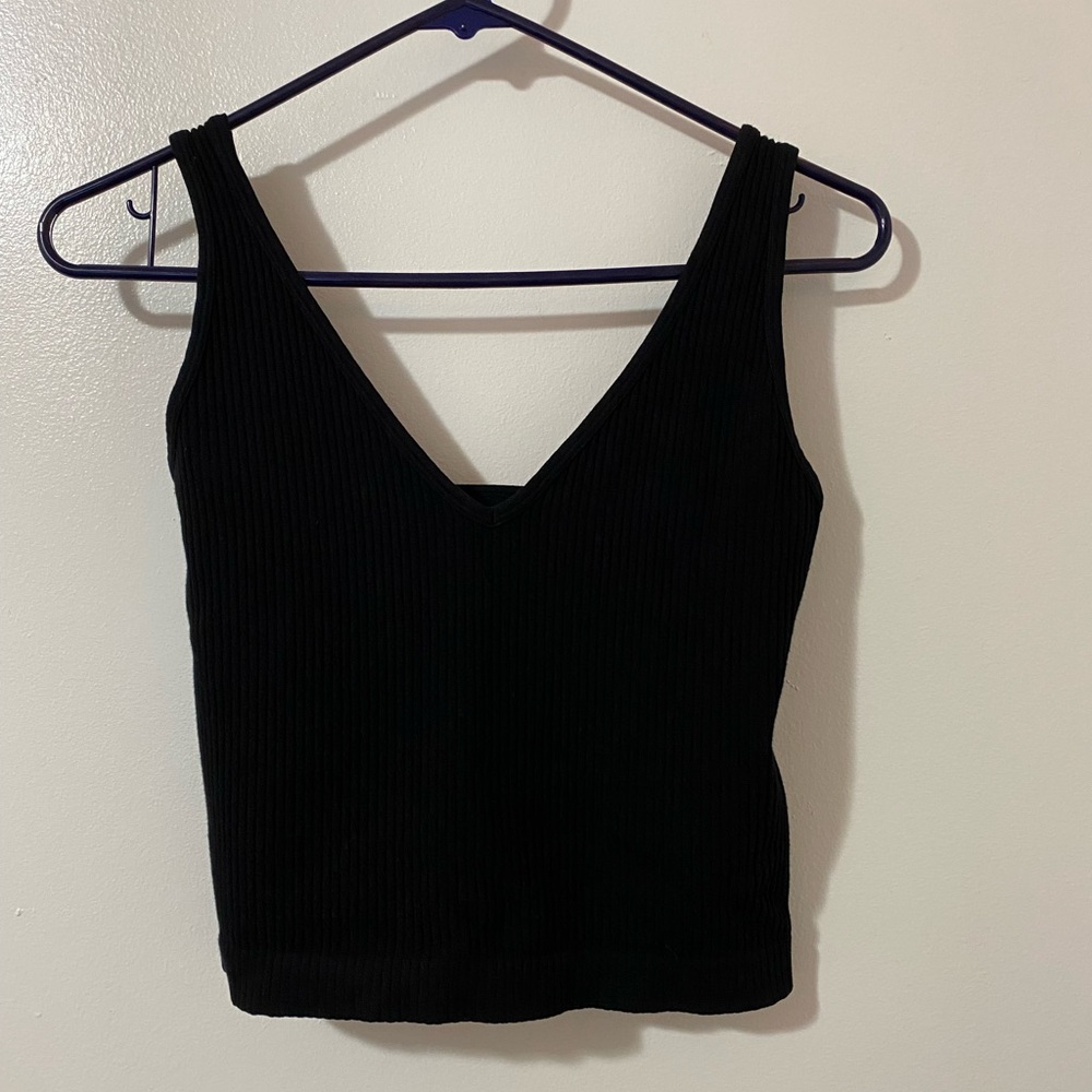 black v neck ribbed sweater tank